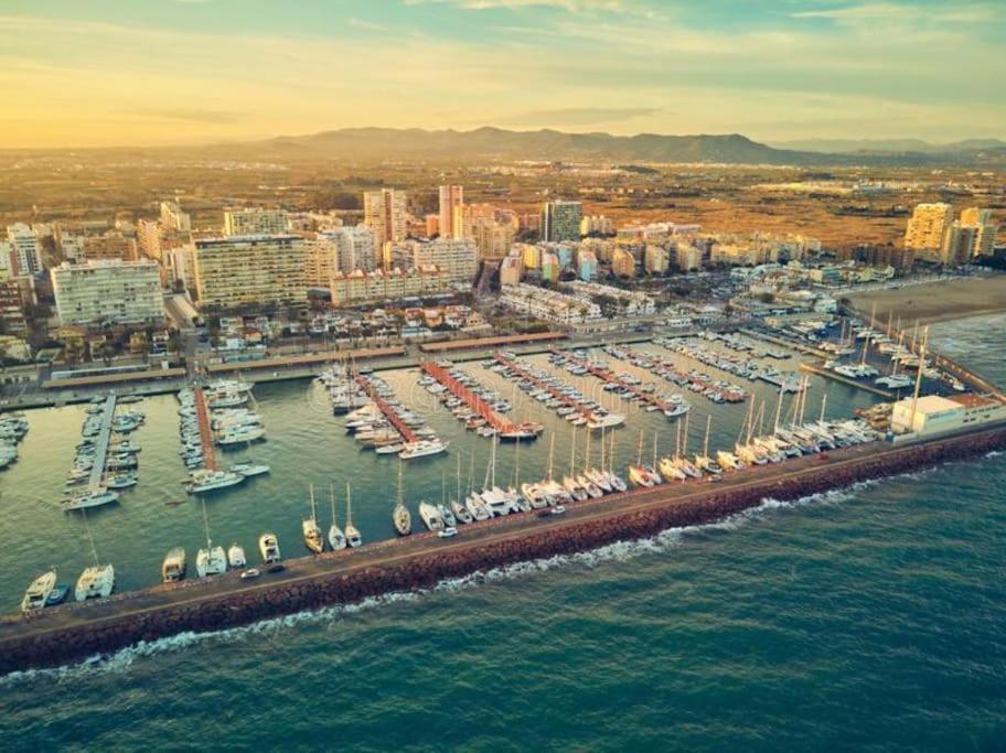 Fantastico Apartamento Junto Al Mar Валенсия Екстериор снимка